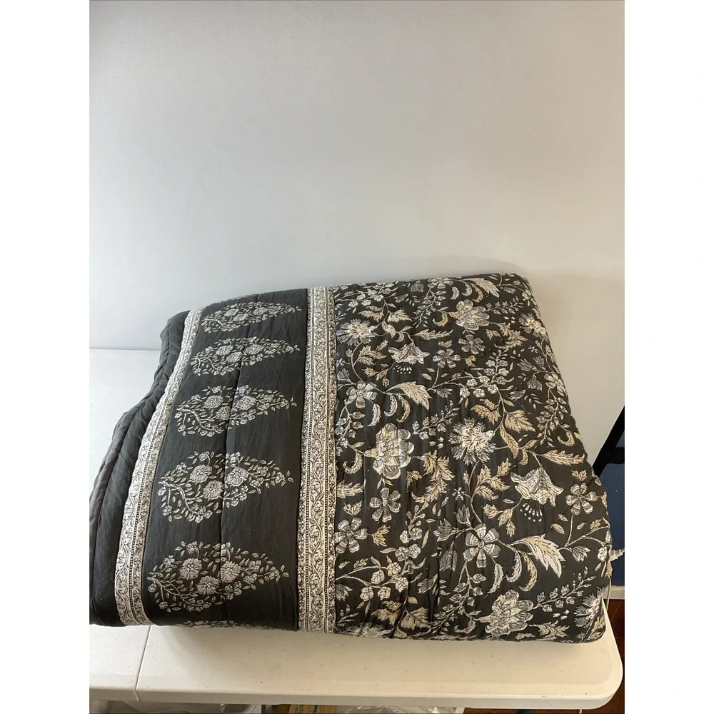 Pottery Barn Bette Handcrafted Reversible Quilt Grey/ Neutral 2 Euro Sham QUEEN